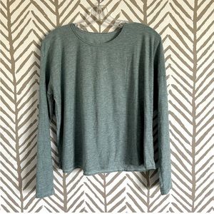 Beyond Yoga featherweight top